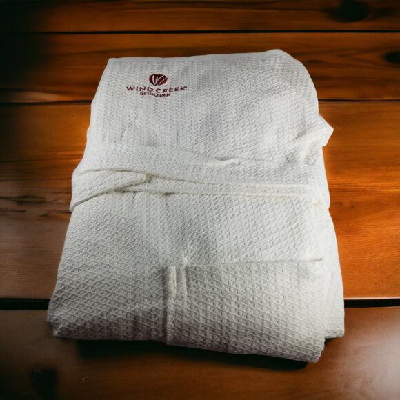 White Unisex Bath Robe Honeycomb/Waffle Weave Wind Creek Bethlehem Casino Resort - Picture 3 of 4